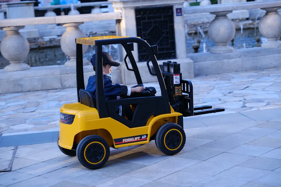 Electric Forklift Ride-On Construction Toy Vehicle